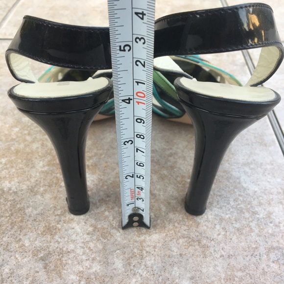 Miu Miu slingback peep toe patent leather sandals - Picture 7 of 12